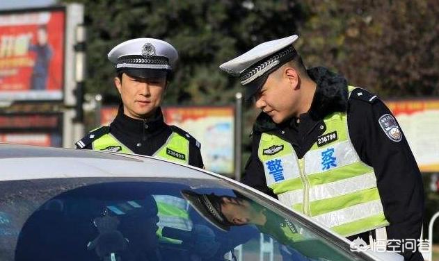 交強險標志不用貼了嗎