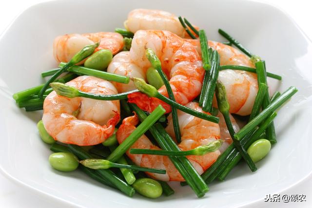 河蝦吃什么食物