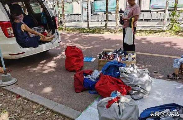擺地攤賣什么掙錢