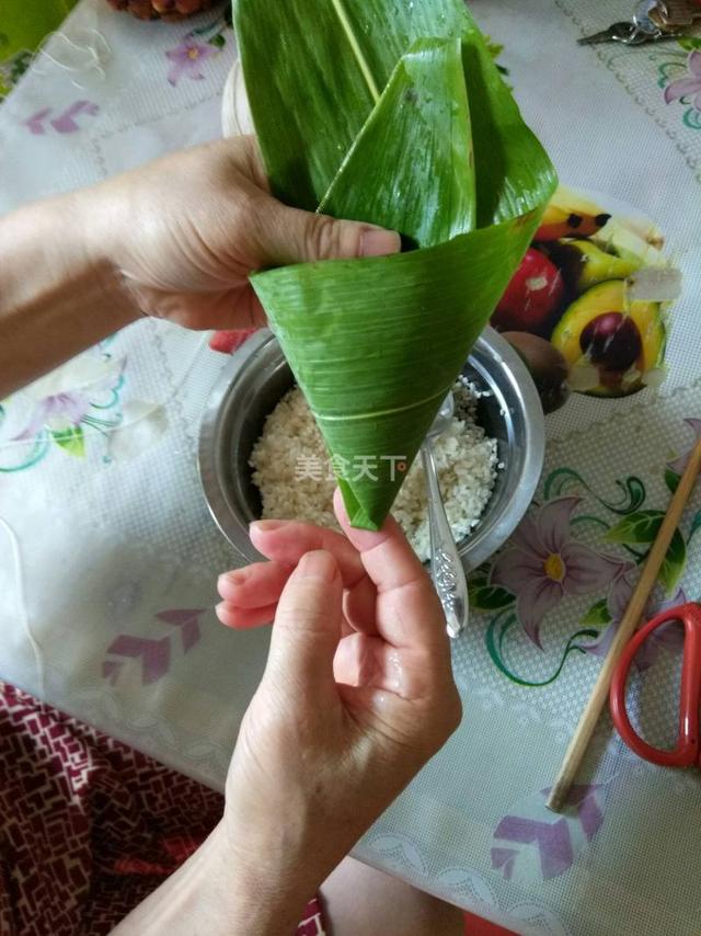 包粽子的過程
