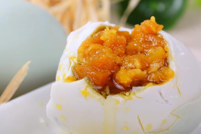 鴨蛋怎么腌制出油