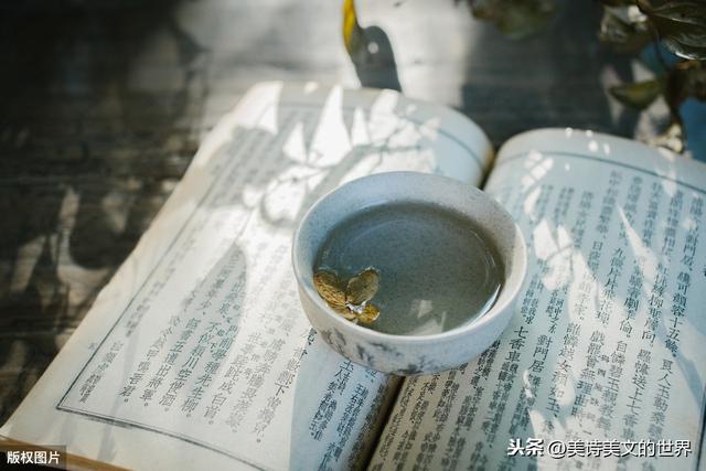 燈火闌珊的意思是什么