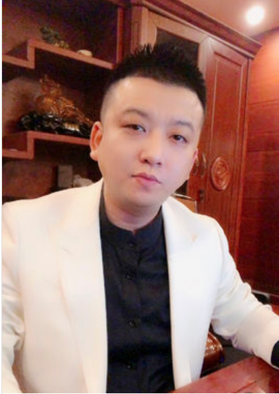 天津四哥嚴謹照片