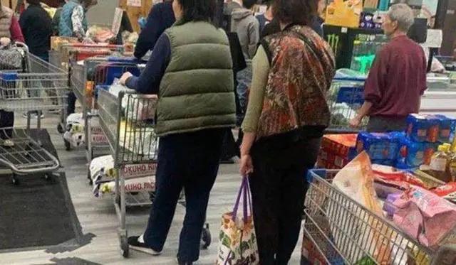 搶占實體店市場后