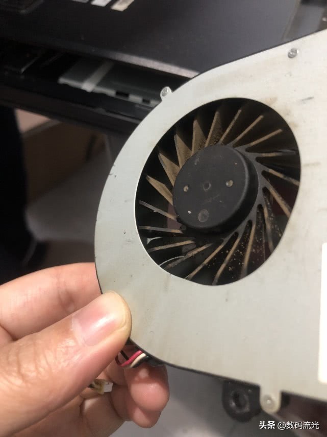 電腦嗡嗡響是怎么回事