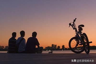 腦子反應慢嘴笨情商低