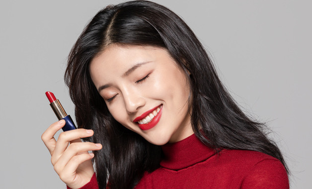 衣服上有口紅印怎樣清洗（衣服上有口紅印清洗小妙招）