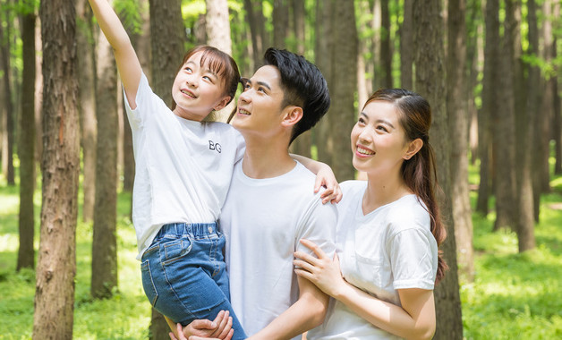 去除唇釉污漬的方法（衣服上的唇釉怎樣洗掉）