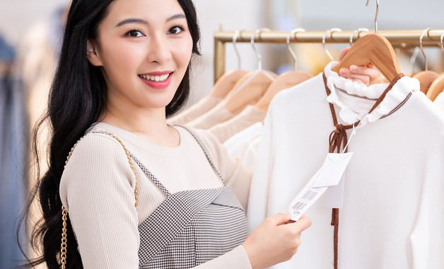 白色短靴怎樣搭配衣服