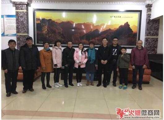 武鄉農民做微商直播:躺著就能把農產品賣出去