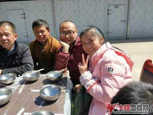 武鄉農民做微商直播:躺著就能把農產品賣出去