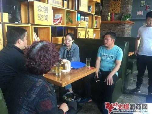 武鄉農民做微商直播:躺著就能把農產品賣出去