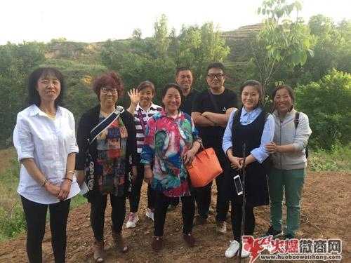 武鄉農民做微商直播:躺著就能把農產品賣出去