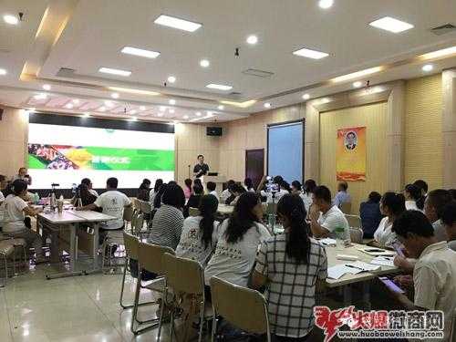 武鄉農民做微商直播:躺著就能把農產品賣出去